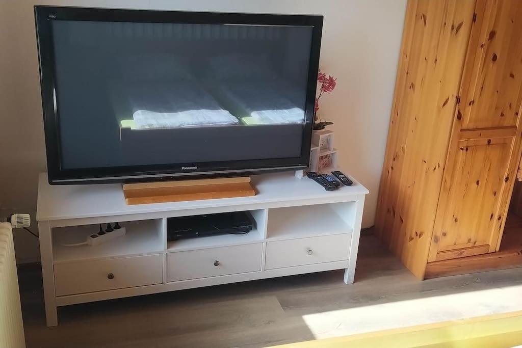 Apartment Schwoerer Bis 7 Personen Rheinhausen
